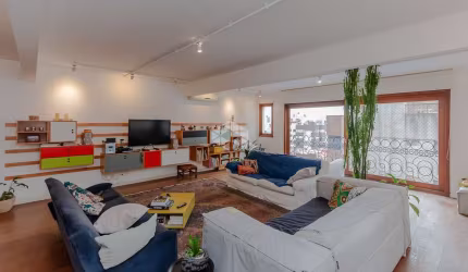 Apartamento de 3 dormitórios, 2 vagas  bairro Petrópolis em Porto Alegre