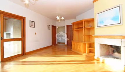 Apartamento 3 dormitórios, 1 suíte, 2 vagas de garagem, bairro Rio Branco, Porto Alegre.
