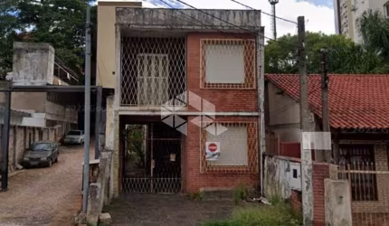 Casa com 4 quartos à venda na Rua São Luís, 1195, Santana, Porto Alegre, 250 m2 por R$ 501.900