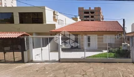 Casa 3 dormitórios, 3 suítes, 3 vagas, Jardim Itú, Porto Alegre.