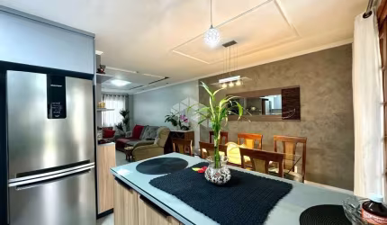 Casa 3 dormitórios, suíte, sacada, pátio, 2 vagas, Jardim Itú Sabará, Porto Alegre