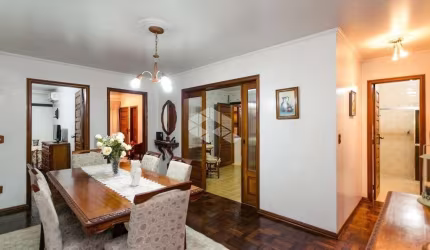 Casa 3 dormitórios, suíte, 291m² privativos, Vila Ipiranga, Porto Alegre