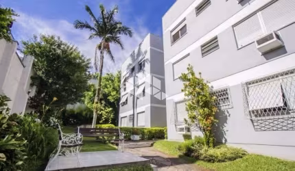 Apartamento 3 dormitórios/quartos e uma vaga/box no Bairro Tristeza  na zona sul de POA