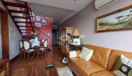 Cobertura de 2 dormitórios, living em Parquet, banheiro social, cozinha montada e w.c.auxiliar
