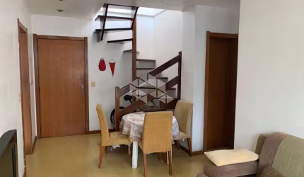Cobertura 3 dormitórios, 1 suíte, 2 vagas, Bairro São Sebastião, Porto Alegre.