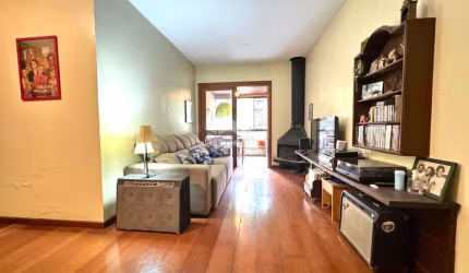 Apartamento 3 dormitórios, 1 suíte, 1 vaga, Mont Serrat, Porto Alegre.