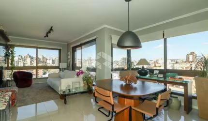 Apartamento em Petrópolis com 2 suítes, lavabo, lareira, churrasqueira, 2 vagas