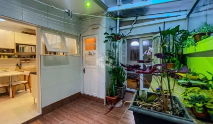 Apartamento garden com 2 dormitórios, terraço coberto, 92 m² privativos, bairro São Geraldo, Porto Alegre