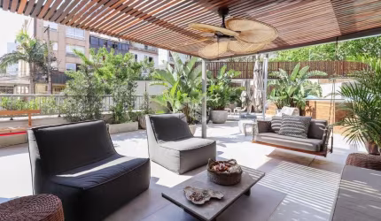 Apartamento Garden 3 dormitórios, 1 suíte, 2 vagas, Petrópolis, Porto Alegre.