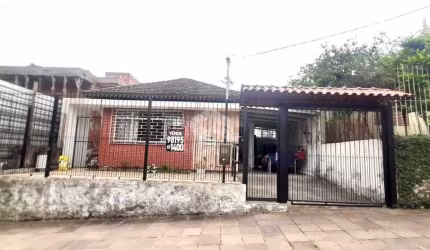 Casa 03 dormitórios, bairro Partenon com vaga de garagem
