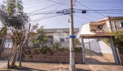 Casa com 2 dormitórios, com 4 vagas,  no Bairro Sarandi PORTO ALEGRE RS