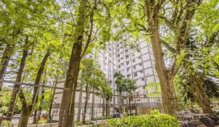 Vendo ótimo apartamento,  dois dormitórios, semi-mobiliado, 1 vaga, próximo ao  Germânia.