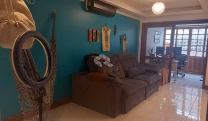 APARTAMENTO 2 DORMITÓRIOS TÉRREO COM 2 VAGAS NO JARDIM BOTÂNICO.