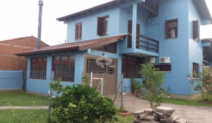 Casa Sobrado  3 dormitorios, 04 vagas, no Bairro Ponta Grossa