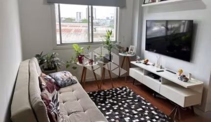 Apartamento mobiliado 2 dormitórios vaga escriturada próximo a PUC.