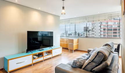 Apartamento com 95m² e 3 dormitórios, 1 suíte, 2 vagas no bairro Jardim Botânico em Porto Alegre