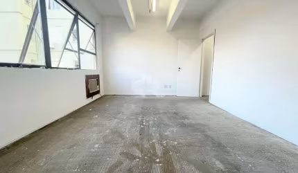Sala comercial à venda na Av. Cristóvão Colombo