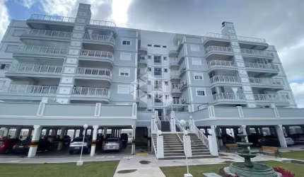 Cobertura com ampla sacada e terraço