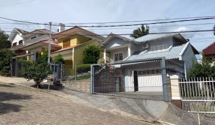Casa com 3 quartos à venda na Liberato S. Vieira da Cunha, 445, Santo Inácio, Santa Cruz do Sul, 260 m2 por R$ 1.007.000