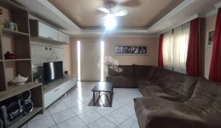 CASA COM 02 DORMITORIOS
