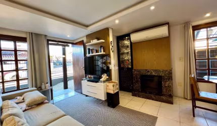 Duplex de esquina e com Piscina Aquecida