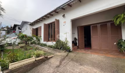 Casa 02 dormitórios próximo ao Quartel