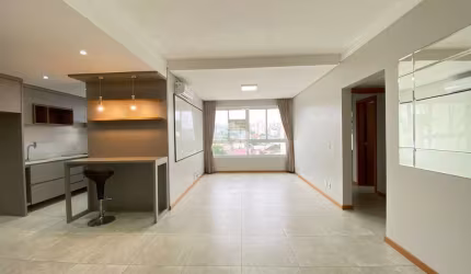 Apartamento semimobiliado com 2 dormitórios, sendo 1 suite!