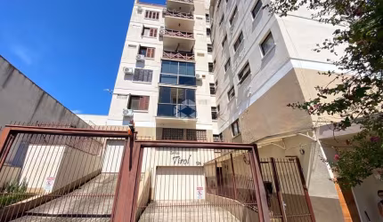 Apartamento com 02 dormitórios, sendo uma suíte, todo reformado no Centro de Santa Cruz do Sul!