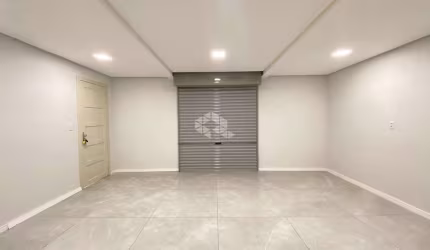 Casa comercial reformada com estacionamento em Santa Cruz do Sul
