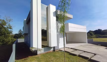 Casa com 3 dormitórios, suíte e closet no Terra Madre em Santa Cruz do Sul