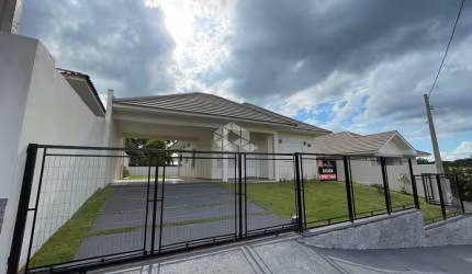 Casa com 3 dormitórios a venda no João Alves