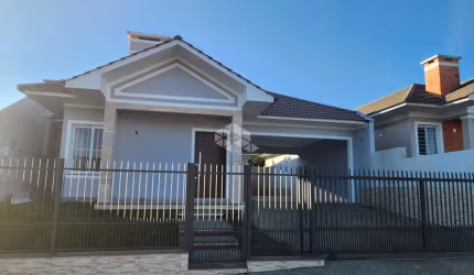Casa de 3 dormitórios a venda no loteamento Estância Jardim