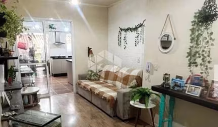 Casa geminada em condomínio fechado - 02 dormitórios
