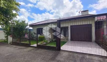 Casa 03 dormitórios no bairro Santo Antônio