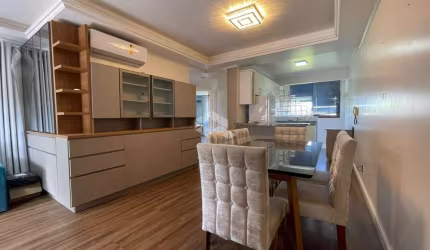 Apartamento central, com 2 dormitórios