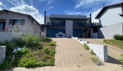 Alvenaria com 3 dormitórios no Bairro Avenida