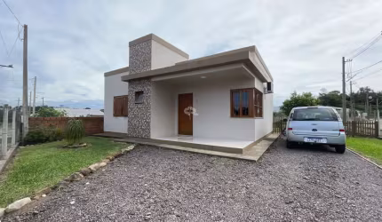 Alvenaria semimobiliada de esquina com 2 dormitórios em Vera Cruz