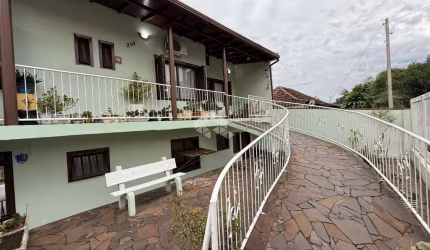 Casa em terreno comercial no Bairro Ana Nery/Arroio Grande