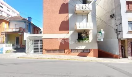Apartamento à venda no centro de Santa Maria.