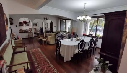 Casa Alto Padrão bairro Nossa Senhora de Lourdes