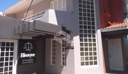 Casa a venda no bairro Nossa Senhora da Medianeira, Santa Maria.