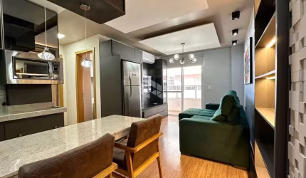 Apartamento Mobiliado de 2 Dormitórios à Venda
