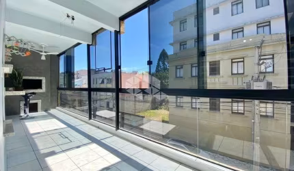 Apartamento amplo e mobiliado á venda no centro de Santa Maria