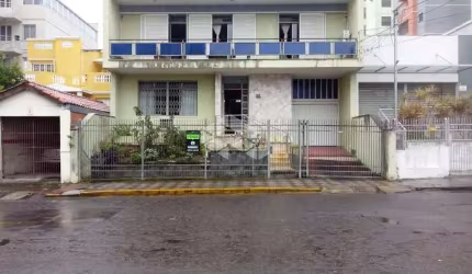 Casa a venda no bairro Centro