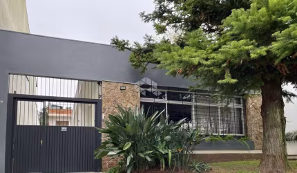 Casa com 240 m² e 3 quartos à venda no bairro Tristeza