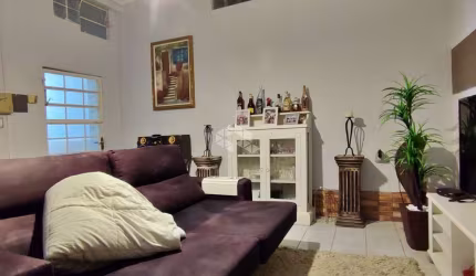 Casa com 219 m² e 2 quartos à venda no Partenon