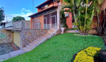 Casa com 407 m² e 5 quartos à venda no bairro Partenon