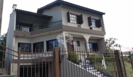 Sobrado com 490m² e 4 quartos à venda no bairro Cristal.
