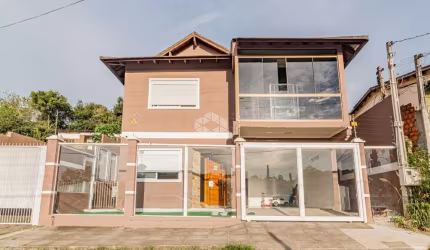 Casa  330m2, com 4 quartos a venda  no Bairro Partenon