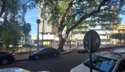 Apartamento com 77m² e 2 quartos à venda no Centro Histórico.